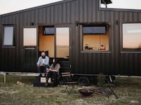 Stealthy Sloped Roof Trailers Image 2