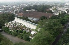 Sloped Concrete Roofed Restaurants