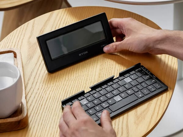 Distraction-Free Keyboard-ConnectedTools