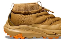 Plush Winter-Ready Cushioned Shoes Image 1