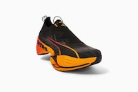 Hyper-Futuristic Running Shoes Image 2