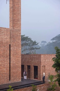 Red Brick Geometric Mosques Image 3