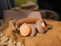 Minimal Premium Leather Headphones Image 4