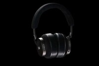 Noise-Cancelling Dynamic Headphones Image 1