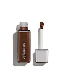 Skin-Nourishing Foundation Lines Image 1