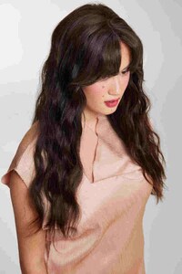 Clip-in Curtain Bangs Image 6