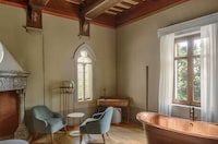 Serene Picturesque Immersive Resorts Image 6