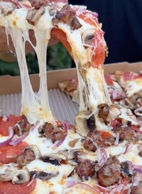 White Garlic Sauce Pizzas Image 2