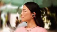 Screen-Incorporated Earbud Cases Image 1