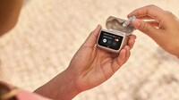 Screen-Incorporated Earbud Cases Image 3