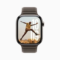 Slender Metallic Smartwatches Image 5