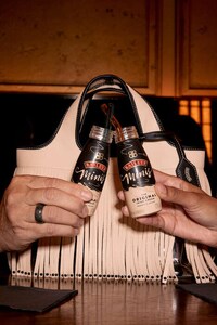 Bottle-Paired Bag Debuts Image 3