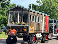 Integrated Engine Off-Roading Homes Image 1