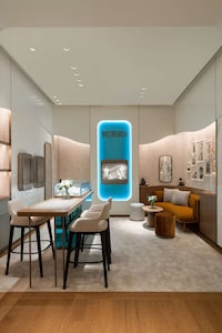 Luxury Jewelry Concept Stores Image 2