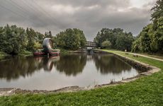 Physically Looped Canal Boats