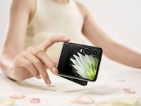 AI-Enhanced Foldable Smartphones Image 2