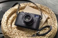 Analogue-Like Digital Cameras Image 1