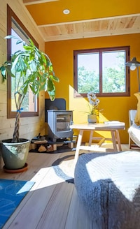 Relaxation-Centric Cozy Tiny Homes Image 3