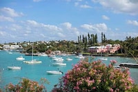 Retro-Colored Beach Resorts Image 5