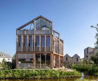 Greenhouse-Topped Residences Image 3