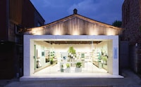 Green Cosmetics Concept Stores Image 1