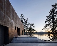 Recycling-Centric Waterfront Homes Image 2