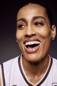 Athlete-Starring Cosmetic Campaigns Image 1