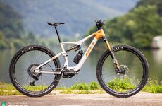 Lightweight Full-Suspension Trail Bikes