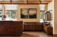 Upscale Mountainous Hotels Image 4