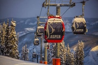 Upscale Mountainous Hotels Image 7