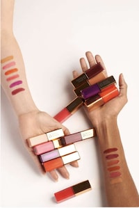 Plumping Lip Oils Image 2