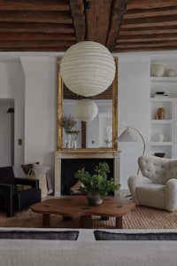 Classically Juxtaposing Pied-&agrave;-Terres Image 3