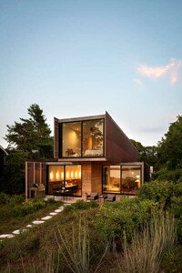 Boat Design-Inspired Modern Homes Image 3