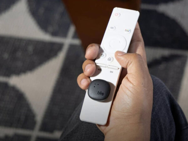 Miniature Tile Bluetooth Trackers Image 2