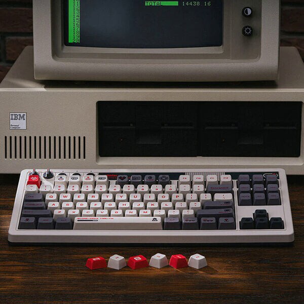 Game Console-Inspired Keycaps : 8bitdo retro keycaps