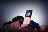 Inaugural Foldable Smartphone Designs Image 1