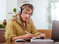 Brainwave-Monitoring Headphones Image 1