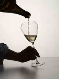 Ultra-Elegant Glassware Designs Image 2