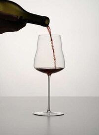 Ultra-Elegant Glassware Designs Image 5
