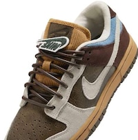 Retro Low-Cut Skate Sneakers Image 1