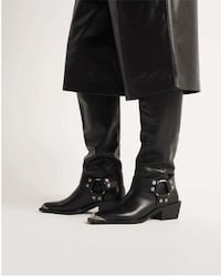 Sleek Western Boots Image 1