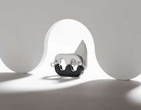 Sleek Handheld Minimal Knives Image 2