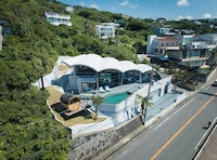 Beach-Overlooking Picturesque Homes Image 4