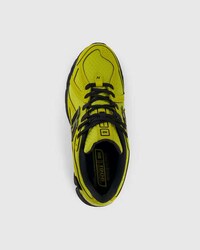 Mesh-Heavy Bulky Sneaker Models Image 3