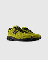 Mesh-Heavy Bulky Sneaker Models Image 5