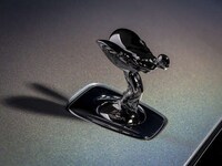 Moon Halo-Inspired Premium Cars Image 3
