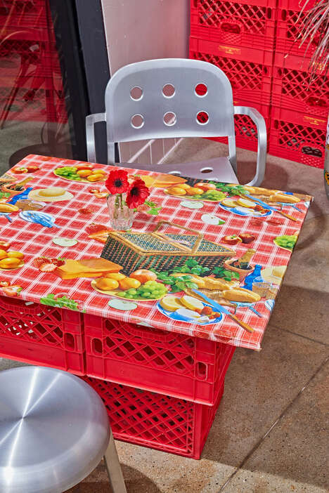 Compact Vibrant Thai Eateries