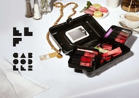 90s-Style Cosmetic Cases Image 1