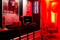 Singer-Songwriter-Inspired Hotel Stays Image 5