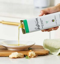 Refreshingly Flavored Olive Oils Image 1